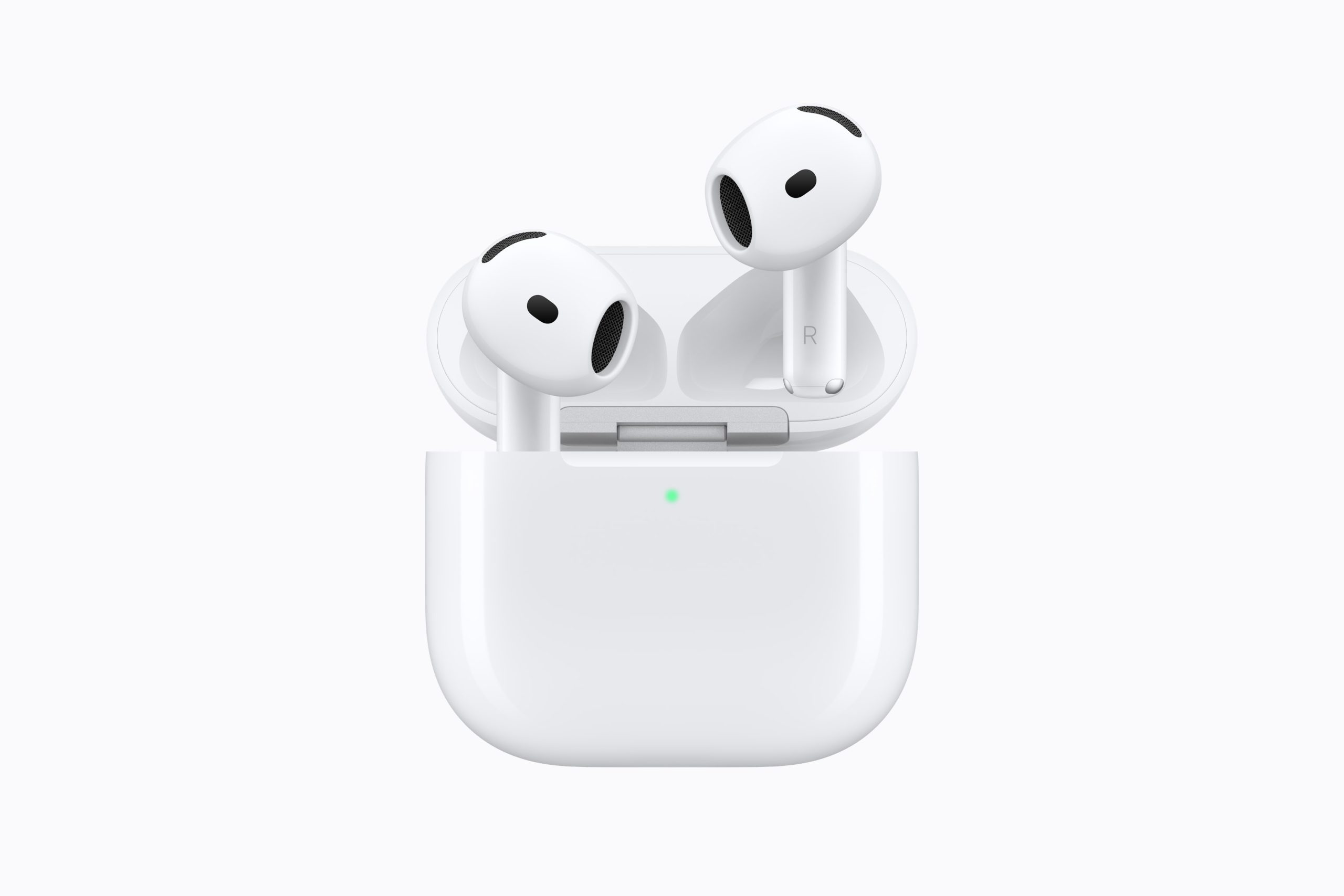 AirPods 5 junto a su estuche de carga